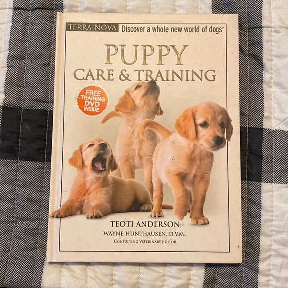 PUPPY Care & Training by Teoti Anderson hardcover reading book with CD - Picture 2 of 9